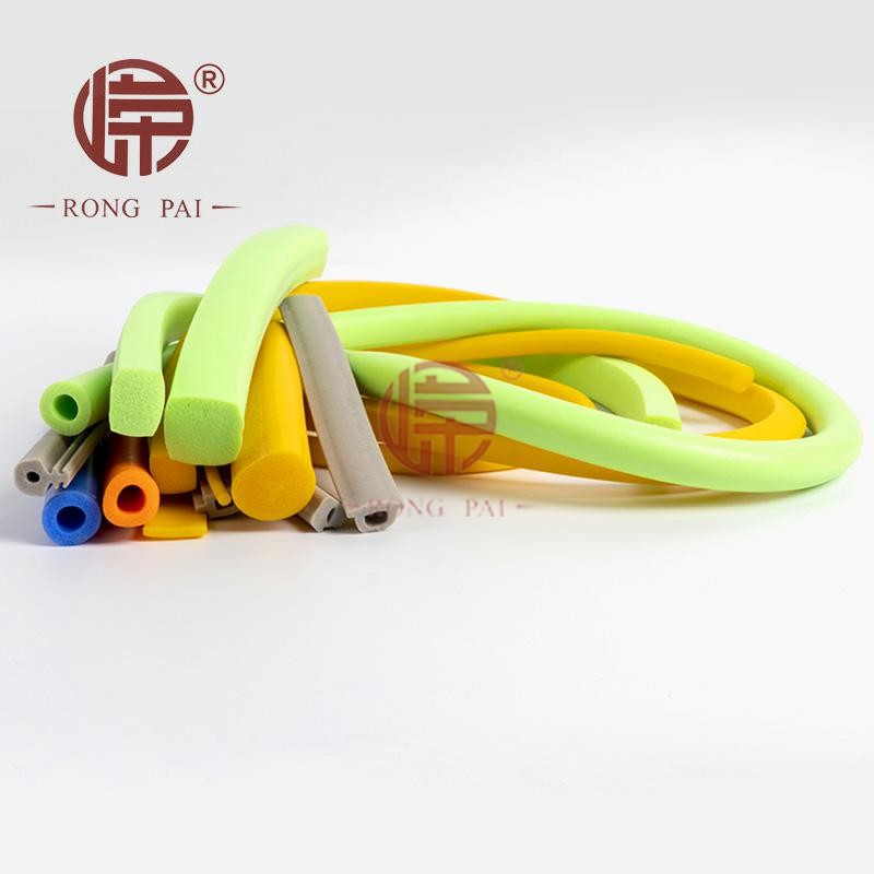 硅橡膠發(fā)泡密封條有哪些類型又有哪些優(yōu)缺點？-常州嶸牌橡塑制品有限公司